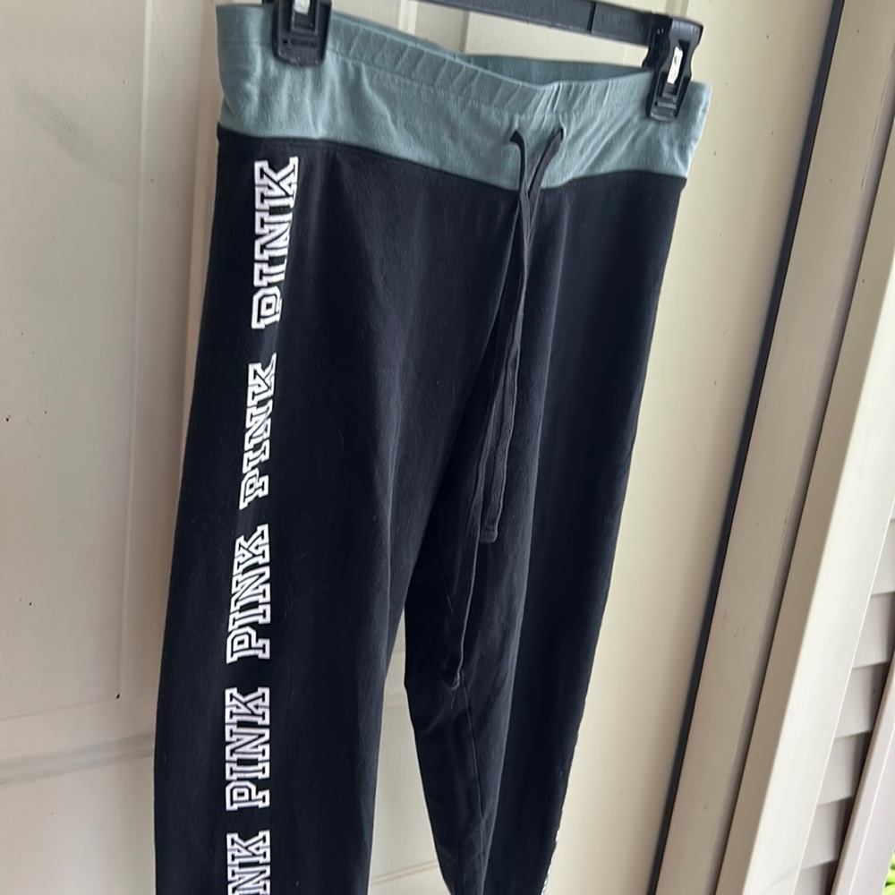 Temp hold! Pink‎ VS Victoria Secret Yoga Pants Grise/ black  Ankle s M